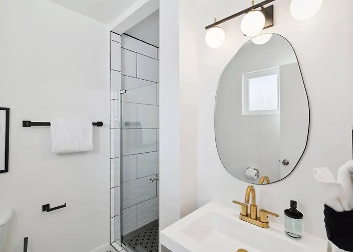Remodeled Gem - Bocceball - 8 Min To Oldtown * Scottsdale
