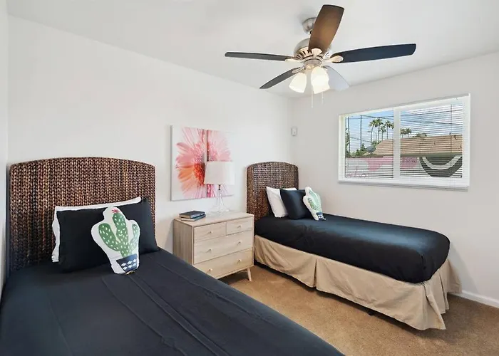 Holiday home Remodeled Gem - Bocceball - 8 Min To Oldtown Scottsdale