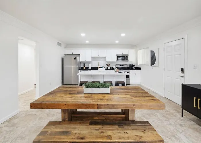 Remodeled Gem - Bocceball - 8 Min To Oldtown *